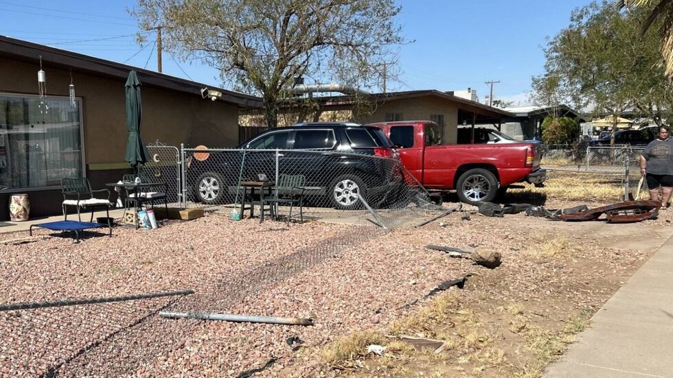 Hit-and-run driver damages Phoenix home, other property Hit-and-run driver damages Phoenix home, other property