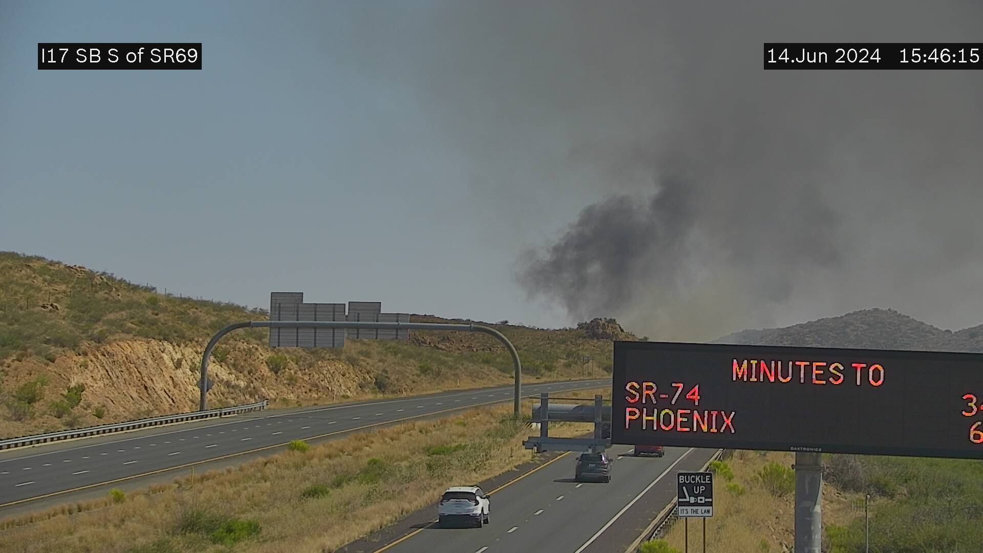 Heading north? I-17 north of Phoenix partially closed due to RV fire, ammo going off - Vimarsana News