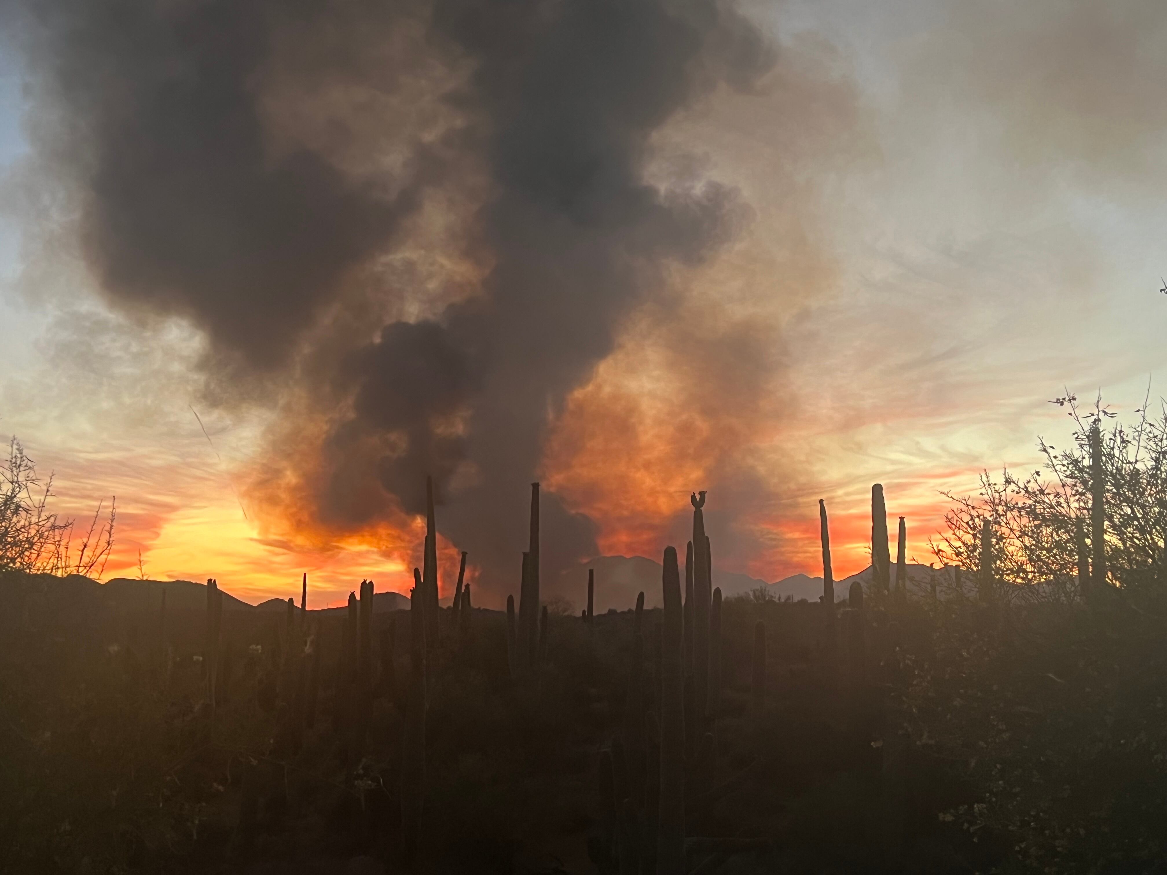 Evacuations to be lifted in Kearny near Simmons Fire - Vimarsana News
