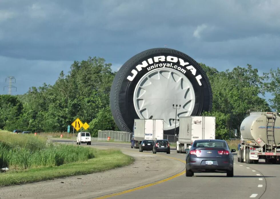 The United States features several thousands-of-miles-long highways--perfect for road trips!