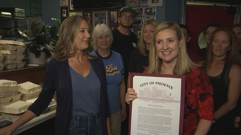 Mayor Kate Gallego delivered the 20,000th meal to a homebound cancer patient with the Joy Bus...