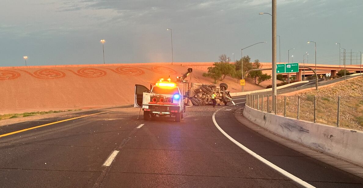 Crash damages road, closes Phoenix freeway ramp - Vimarsana News